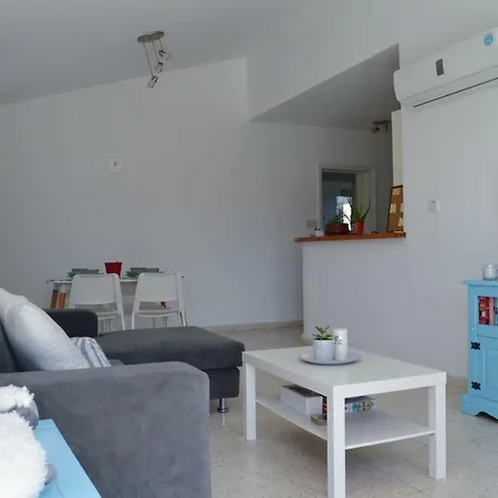 Paradise Gardens 1 Apartment *